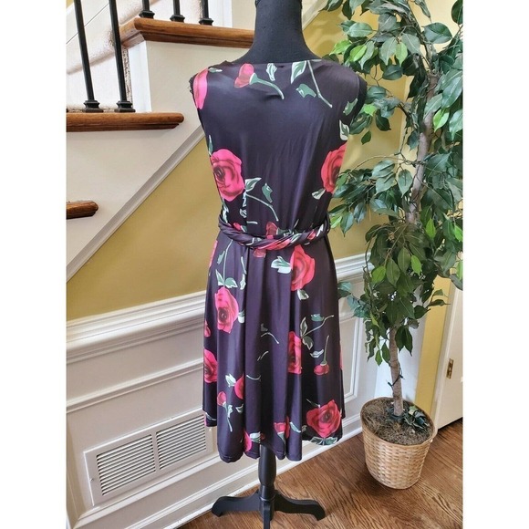 Black and Pink Retro Floral Dress- Large - Picture 7 of 9